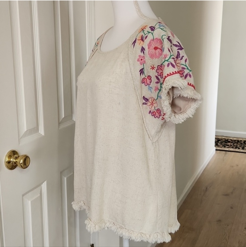 Umgee Embroidered Sleeves Linen Cotton Blend Round Neck w/ Frayed High Low Hem M - Picture 13 of 15